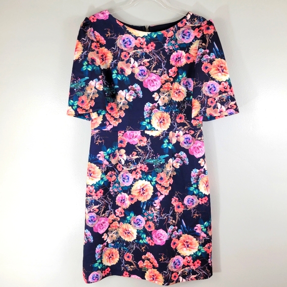 Betsey Johnson Dresses & Skirts - BETSEY JOHNSON navy floral jewel neck short sleeve stretchy sheath dress